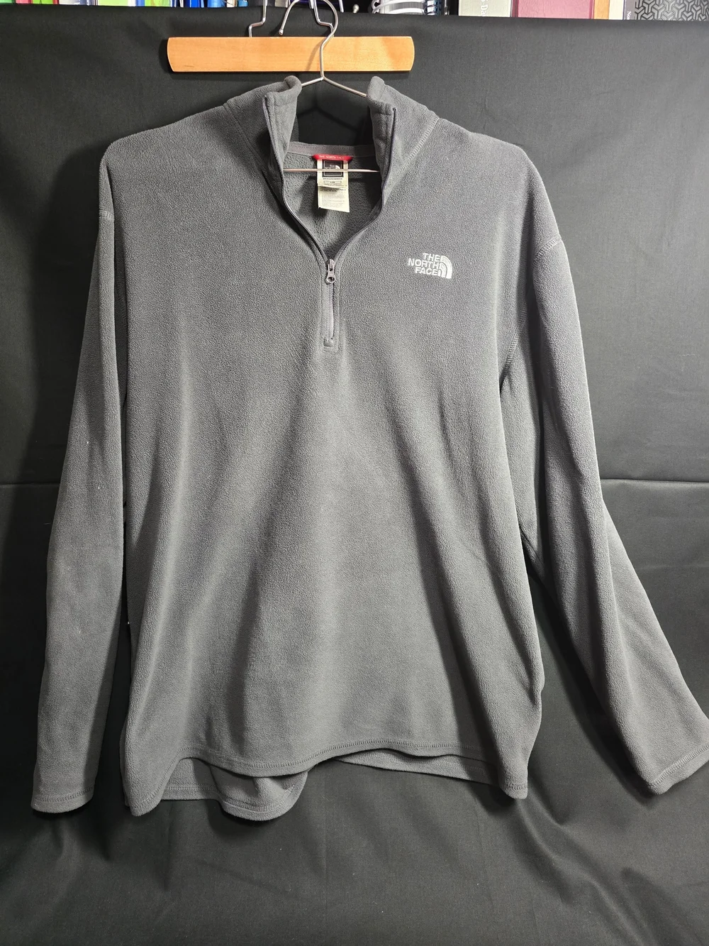The North Face Men's Charcoal Gray Half-Zip Fleece Pullover